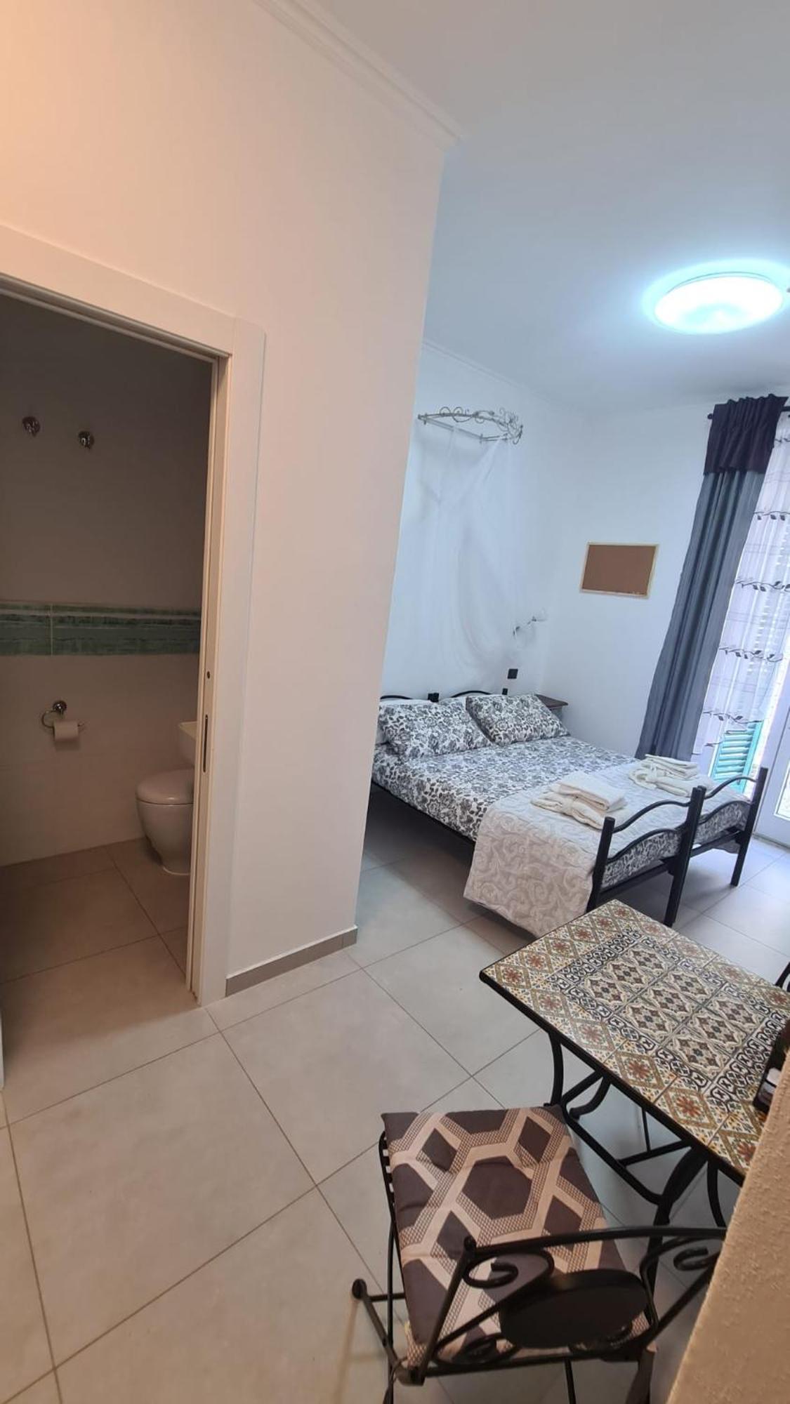 Guest house Amici Holidey Camera Stazione La Spezia